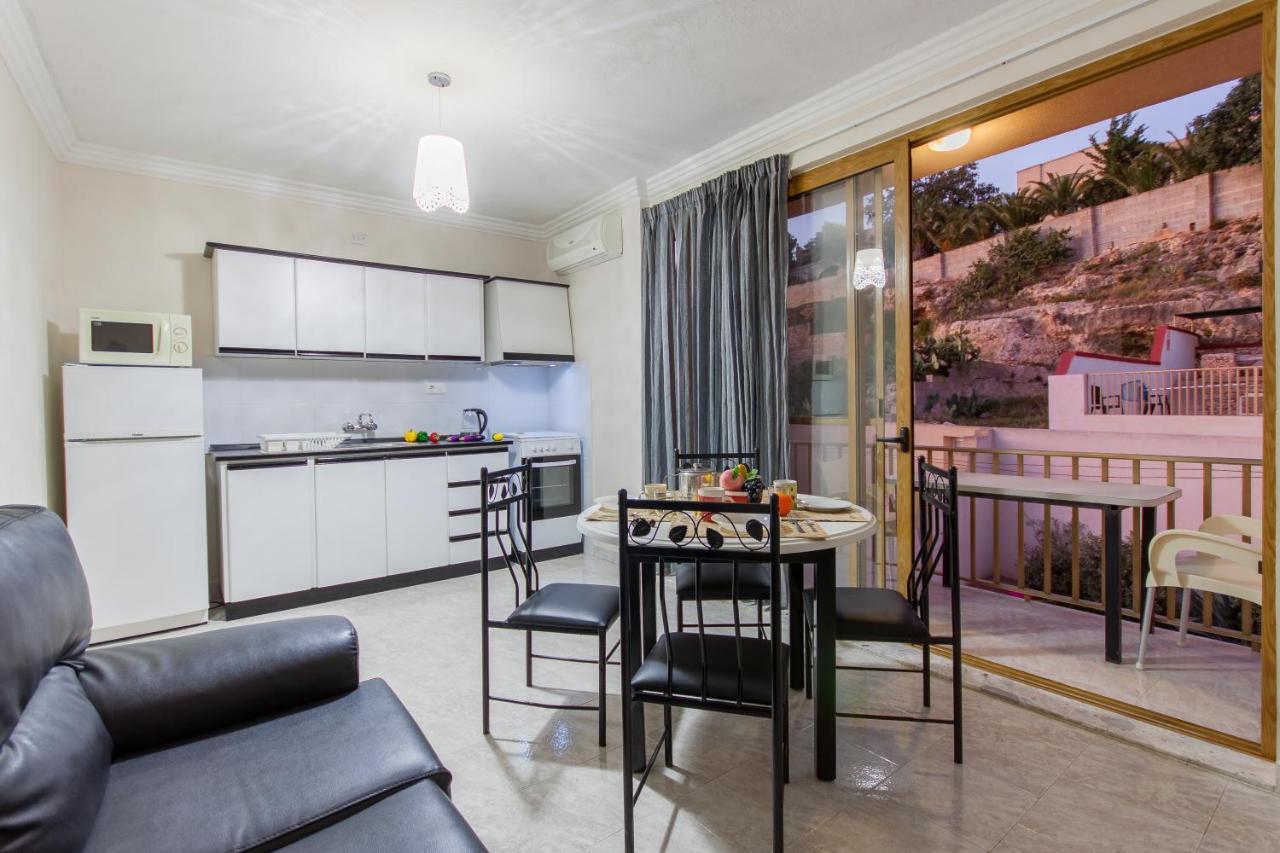 Pool And Sea Merill Apartments - Happy Rentals Mellieha Exterior photo