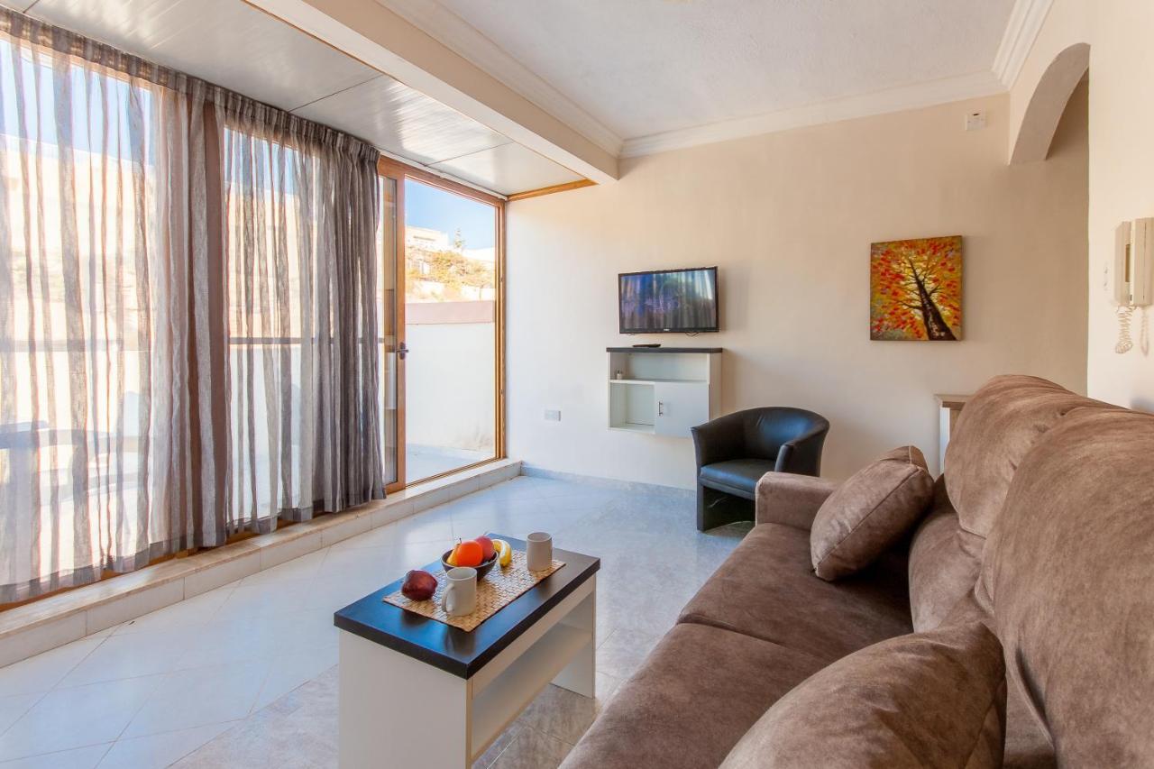 Pool And Sea Merill Apartments - Happy Rentals Mellieha Exterior photo